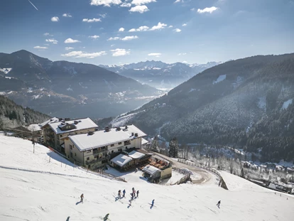 Hotels an der Piste - Skikurs direkt beim Hotel: für Kinder - Panoramablick + Ski in/out - Berghotel Jaga-Alm