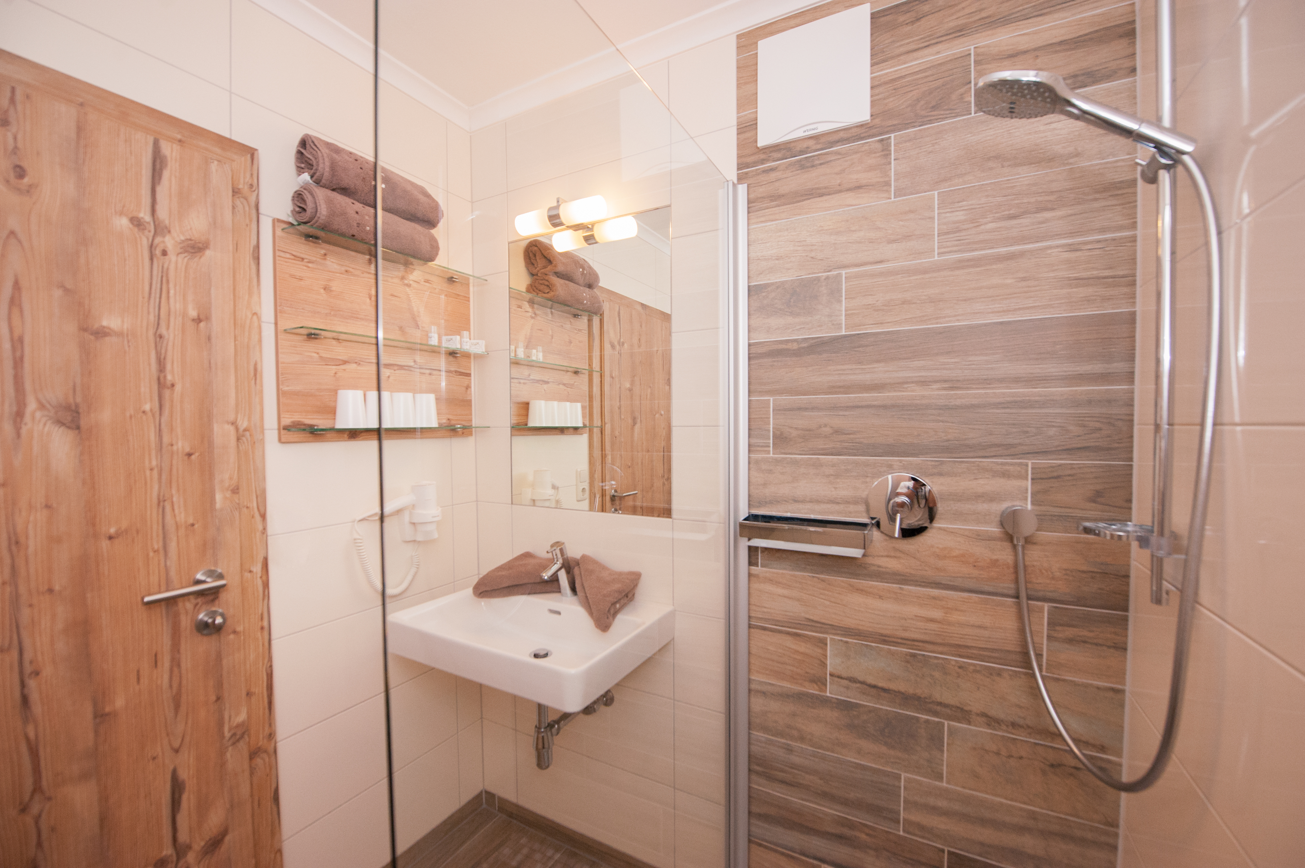 Skihotel: Badezimmer einer Zimmerkategorie im Birkenhof - Hotel Birkenhof