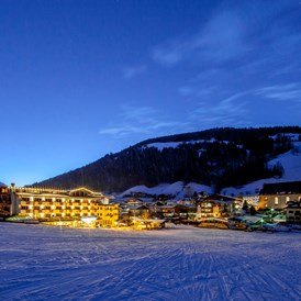 Skihotel: Abendstimmung in Oberau - Landhotel Tirolerhof