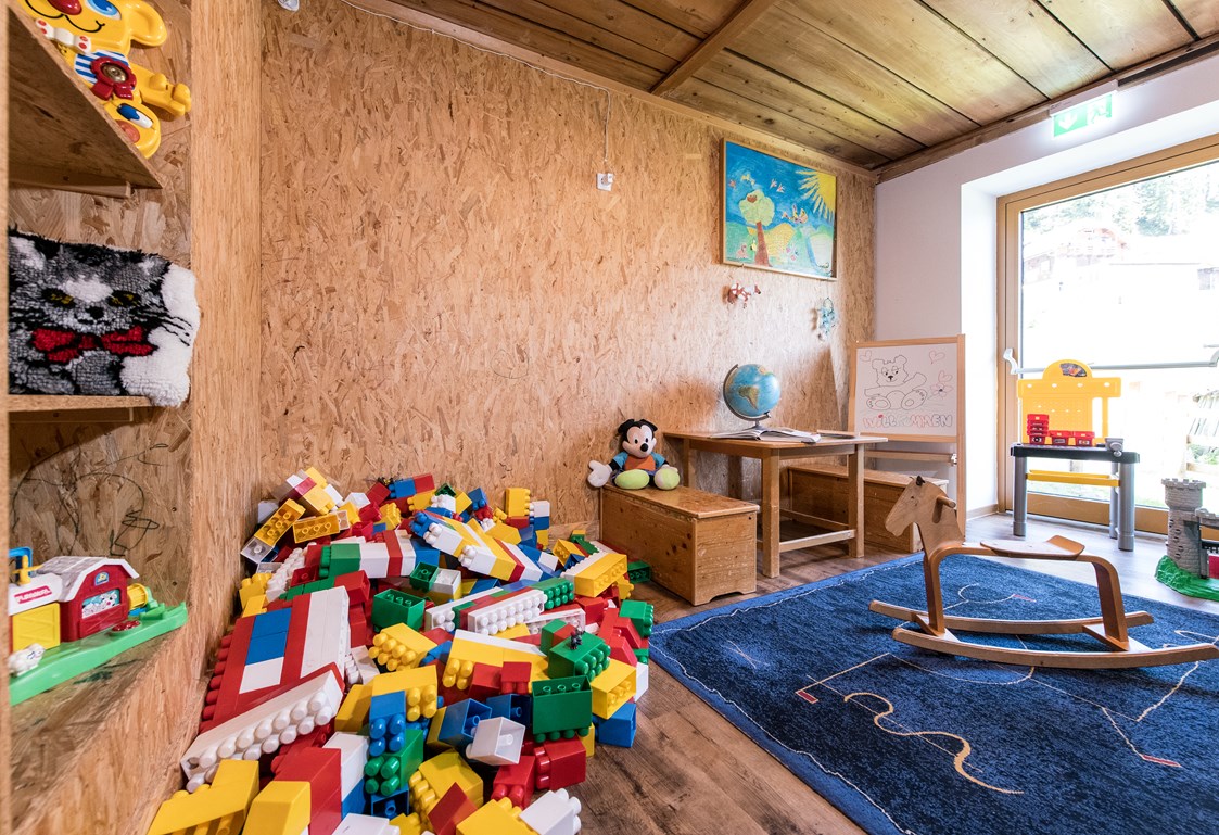 Skihotel: Kinderspielzimmer  - Sattleggers Alpenhof & Feriensternwarte 