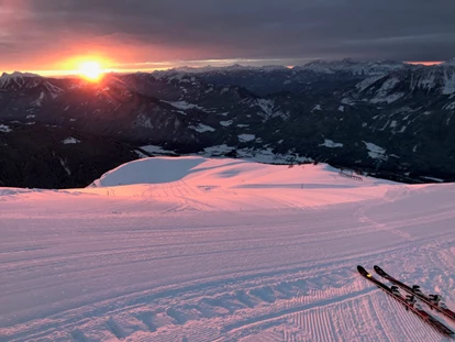 Hotels an der Piste - Mallnitz - Der/Die Erste auf der Piste ...  - Sattleggers Alpenhof & Feriensternwarte