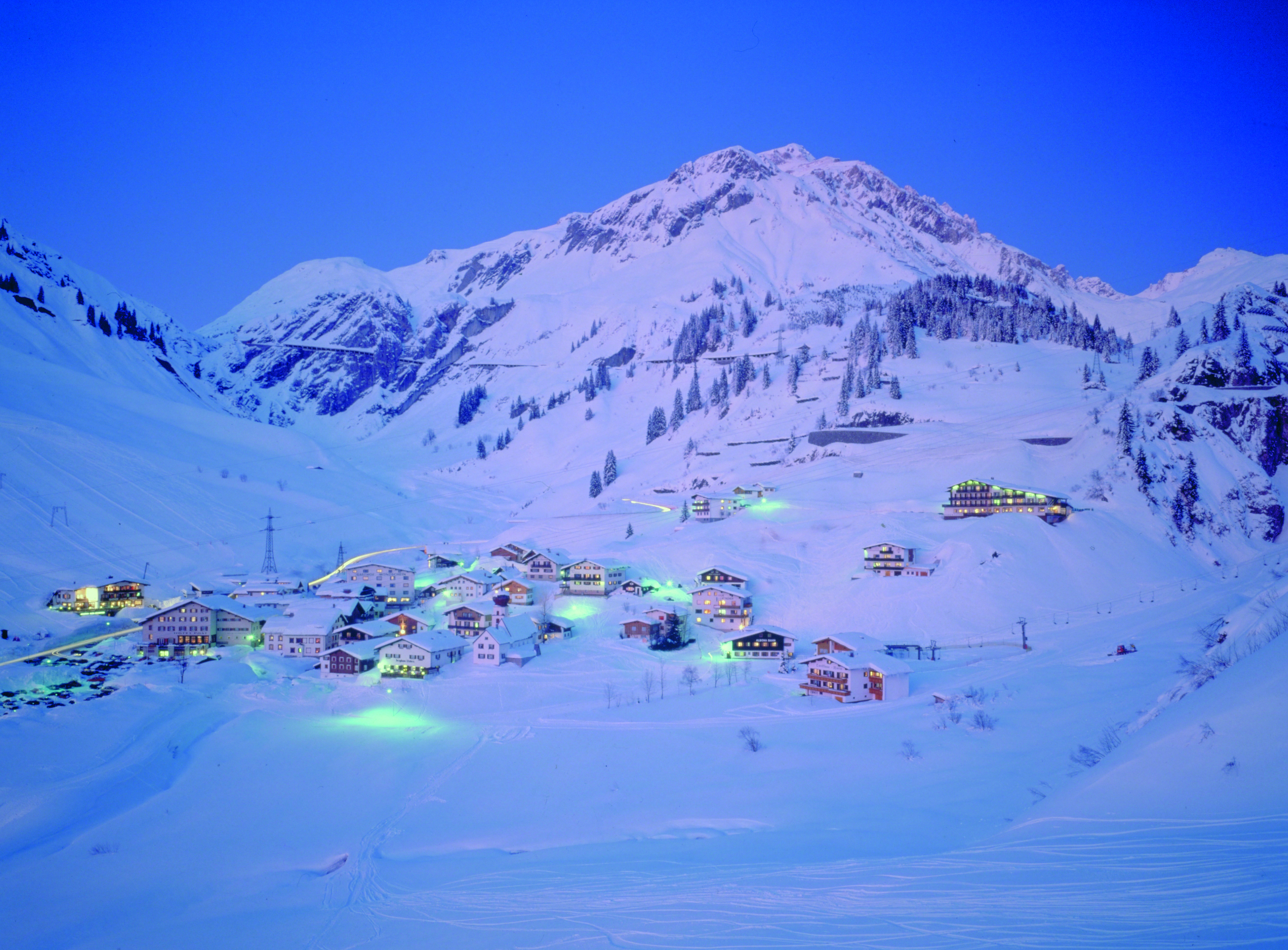Skihotel: Stuben am Arlberg im Wintermantel - Arlberg Stuben das kleine feine Hotel  - Haus | Umgebung