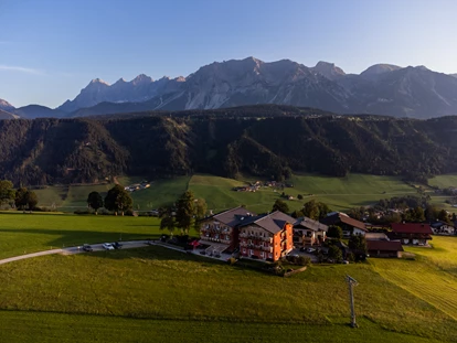 Hotels an der Piste - Ramsau am Dachstein - Hotel Pariente von Oben - Hotel Restaurant Pariente