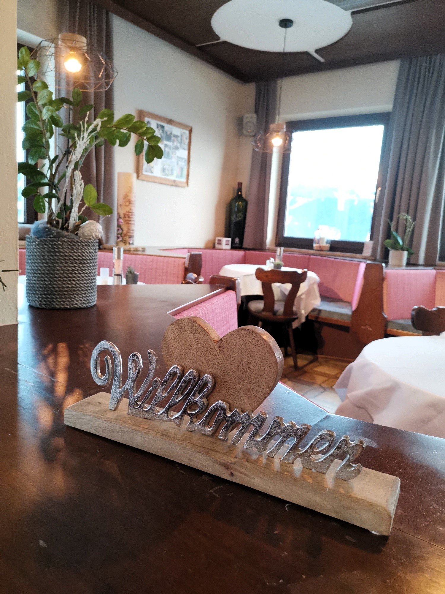 Skihotel: Restaurant Pariente Willkommen - Hotel Restaurant Pariente