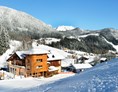 Skihotel: Unser Familienhotel liegt direkt an der Talstation der Fageralm-Lifte - Familienhotel Unterreith