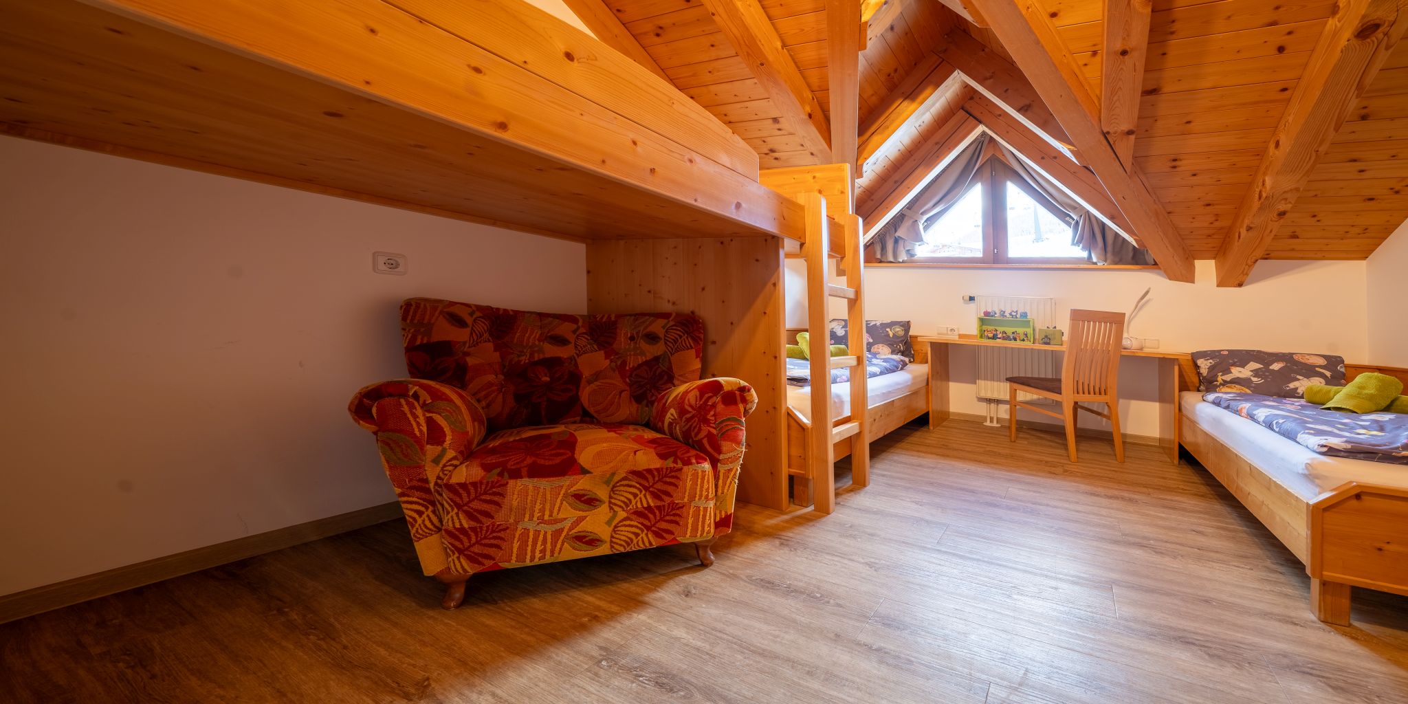 Skihotel: Unser Appartement mit neuer Küche - Familienhotel Unterreith