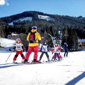 Skihotel: Kinderschikurs in der angrenzenden (Kinder-)Schischule  - Familien- & Sporthotel Kärntnerhof****