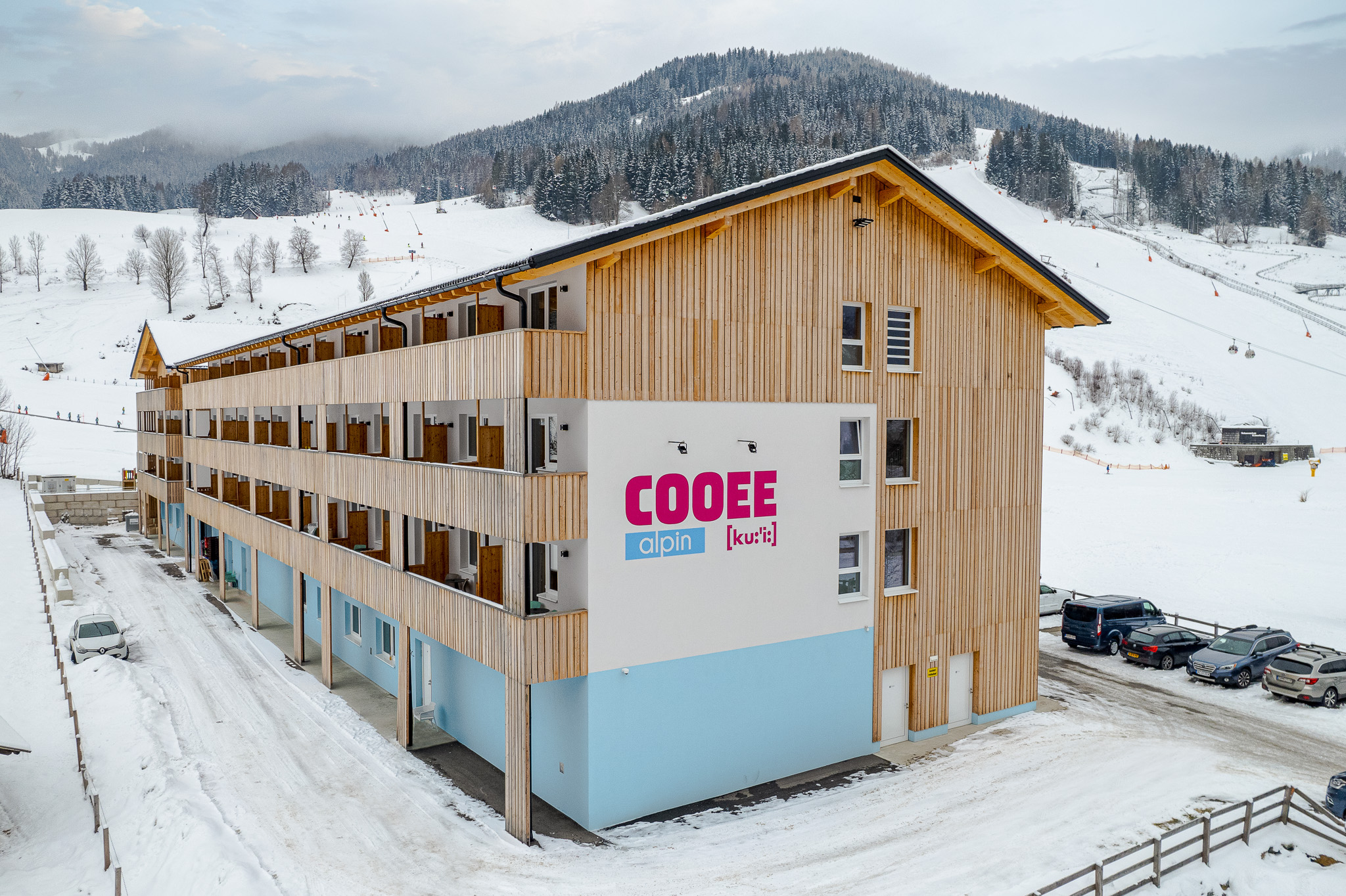 Skihotel: Außenaufnahme des COOEE alpin Hotels Bad Kleinkirchheim - COOEE alpin Hotel Bad Kleinkirchheim