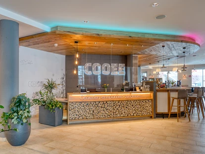 Hotels an der Piste - Skikurs direkt beim Hotel: für Kinder - Rezeption - COOEE alpin Hotel Bad Kleinkirchheim