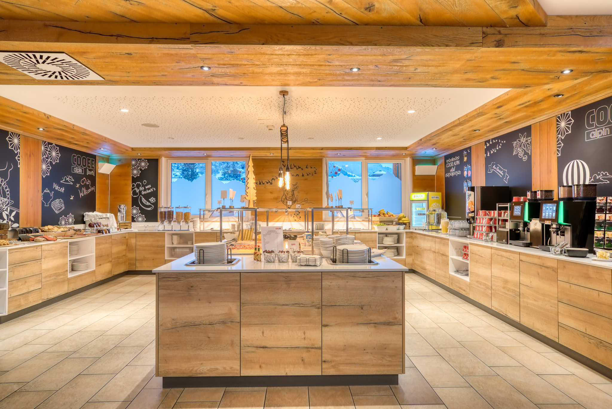 Skihotel: Buffet - COOEE alpin Hotel Bad Kleinkirchheim