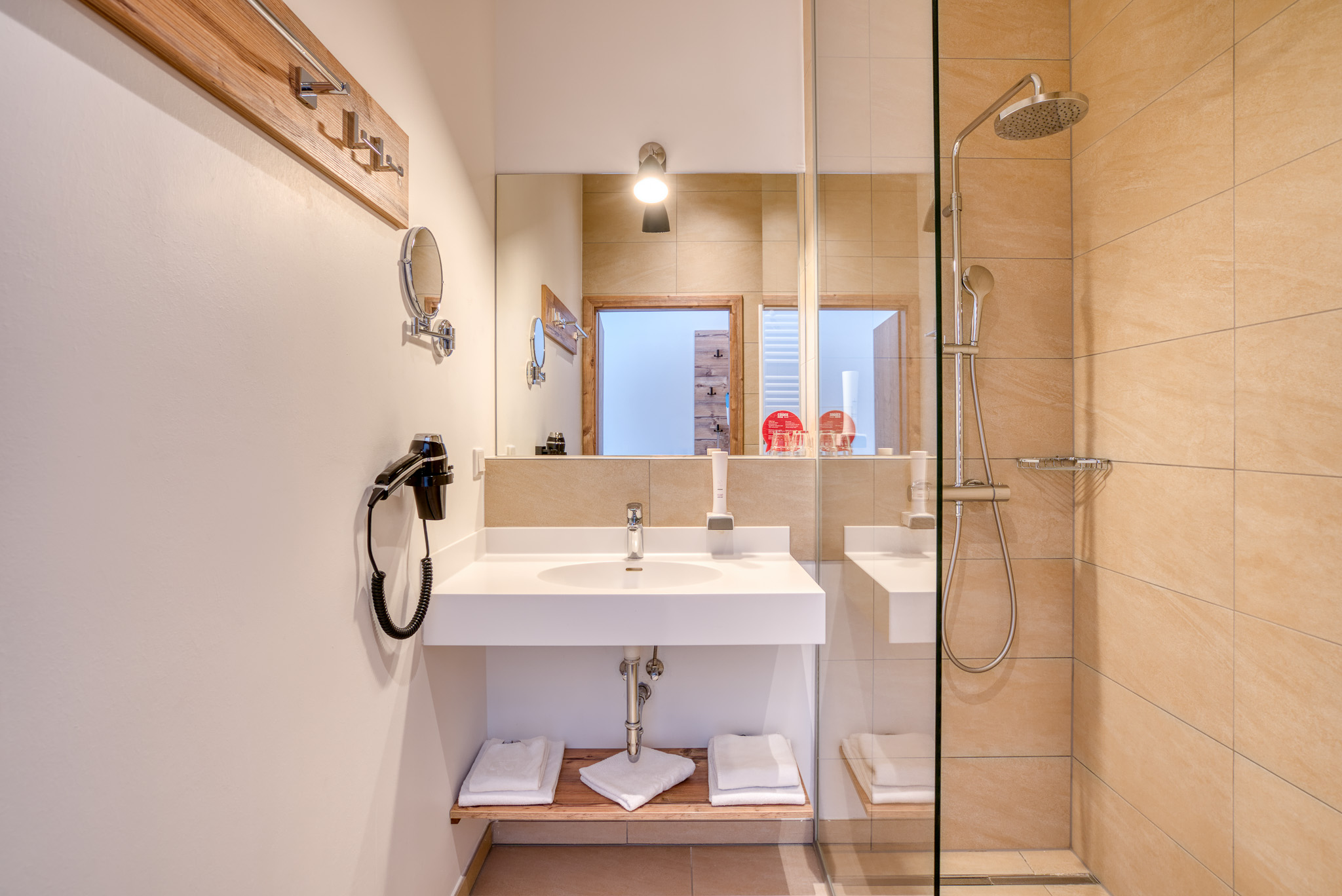 Skihotel: Standard Zimmer - COOEE alpin Hotel Bad Kleinkirchheim