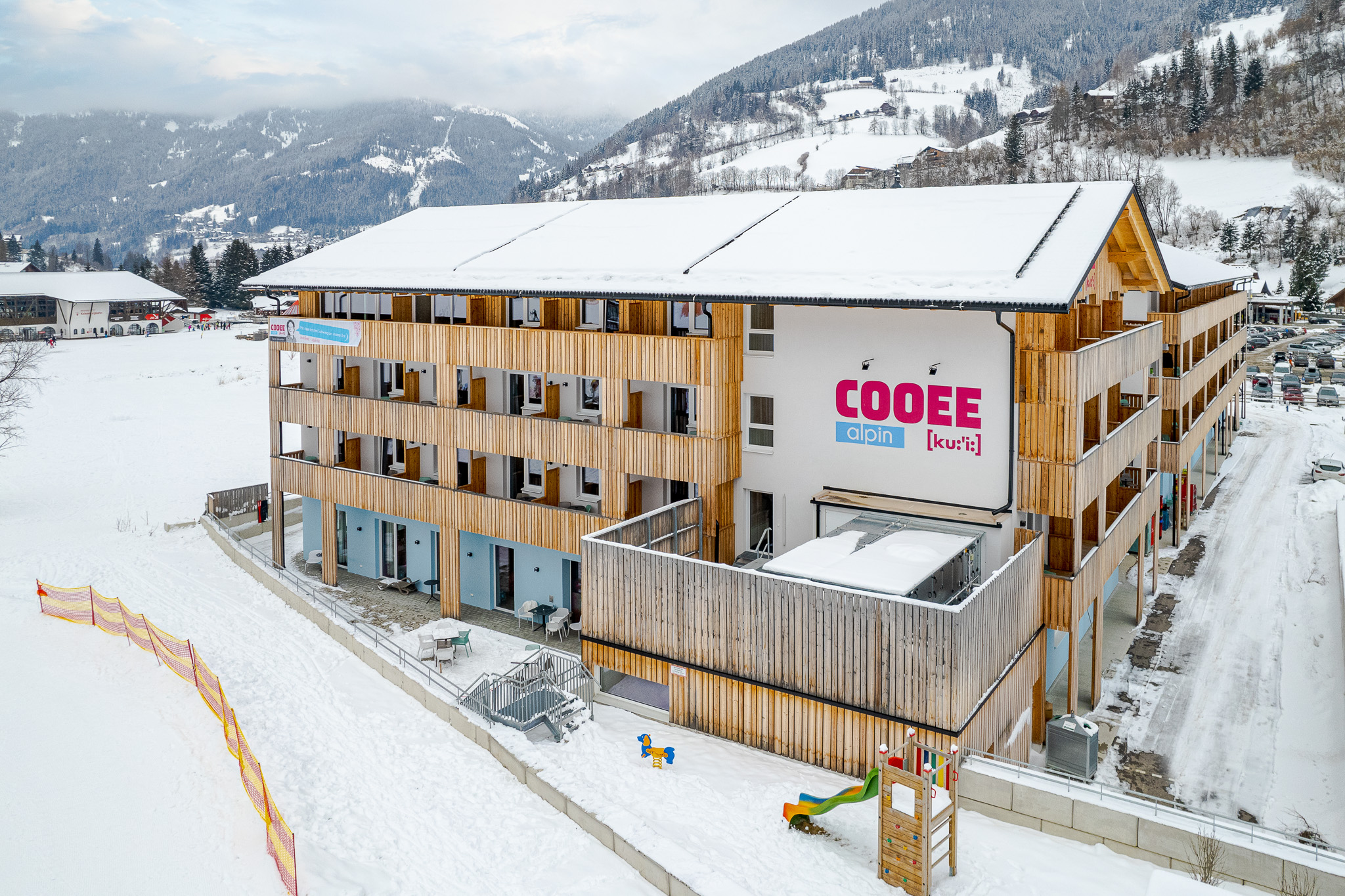 Skihotel: Außenaufnahme des COOEE alpin Hotels Bad Kleinkirchheim - COOEE alpin Hotel Bad Kleinkirchheim
