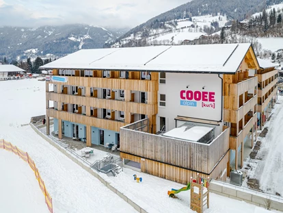 Hotels an der Piste - Skikurs direkt beim Hotel: für Kinder - Außenaufnahme des COOEE alpin Hotels Bad Kleinkirchheim - COOEE alpin Hotel Bad Kleinkirchheim