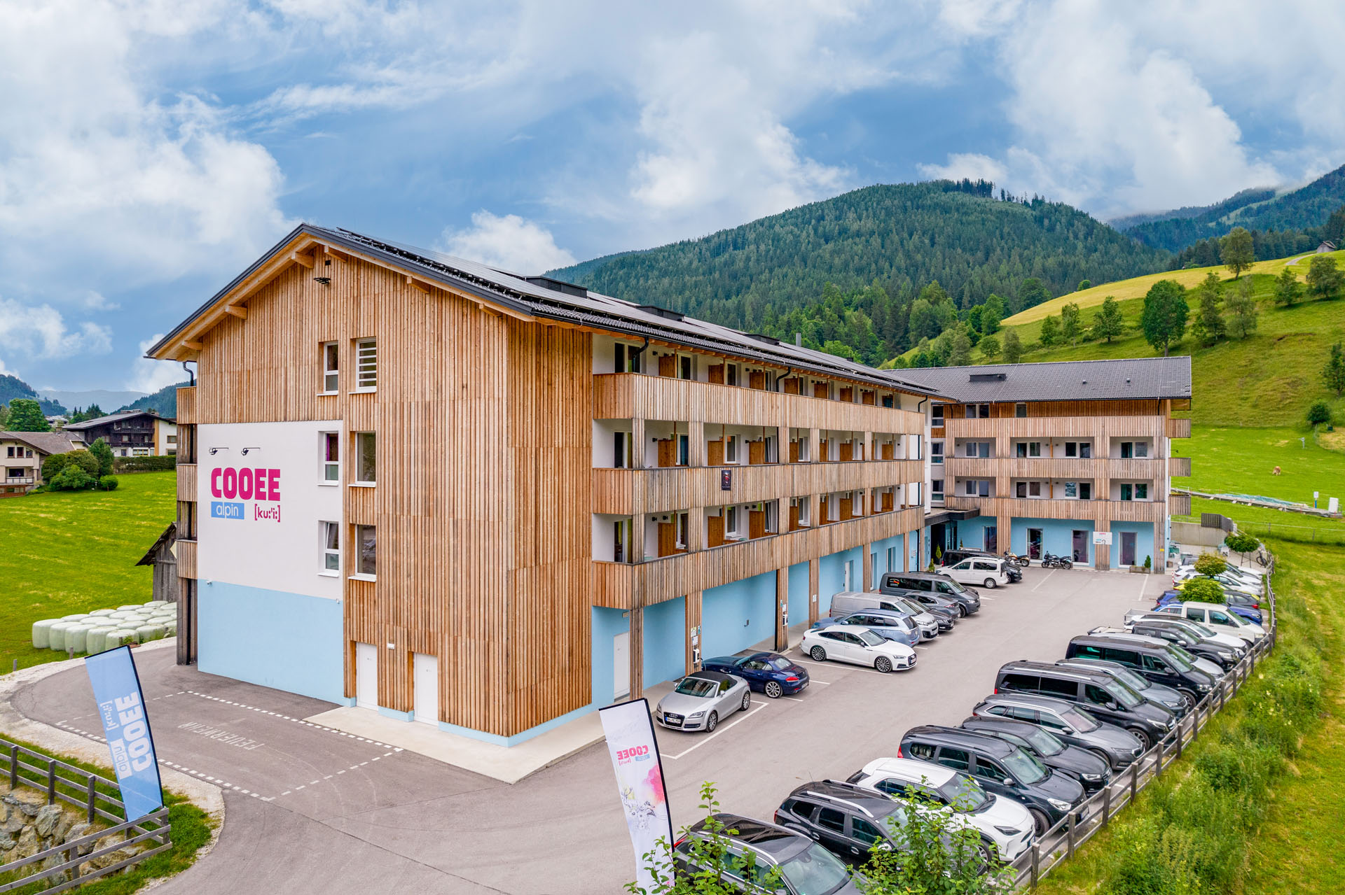 Skihotel: Außenaufnahme des COOEE alpin Hotels Bad Kleinkirchheim - COOEE alpin Hotel Bad Kleinkirchheim