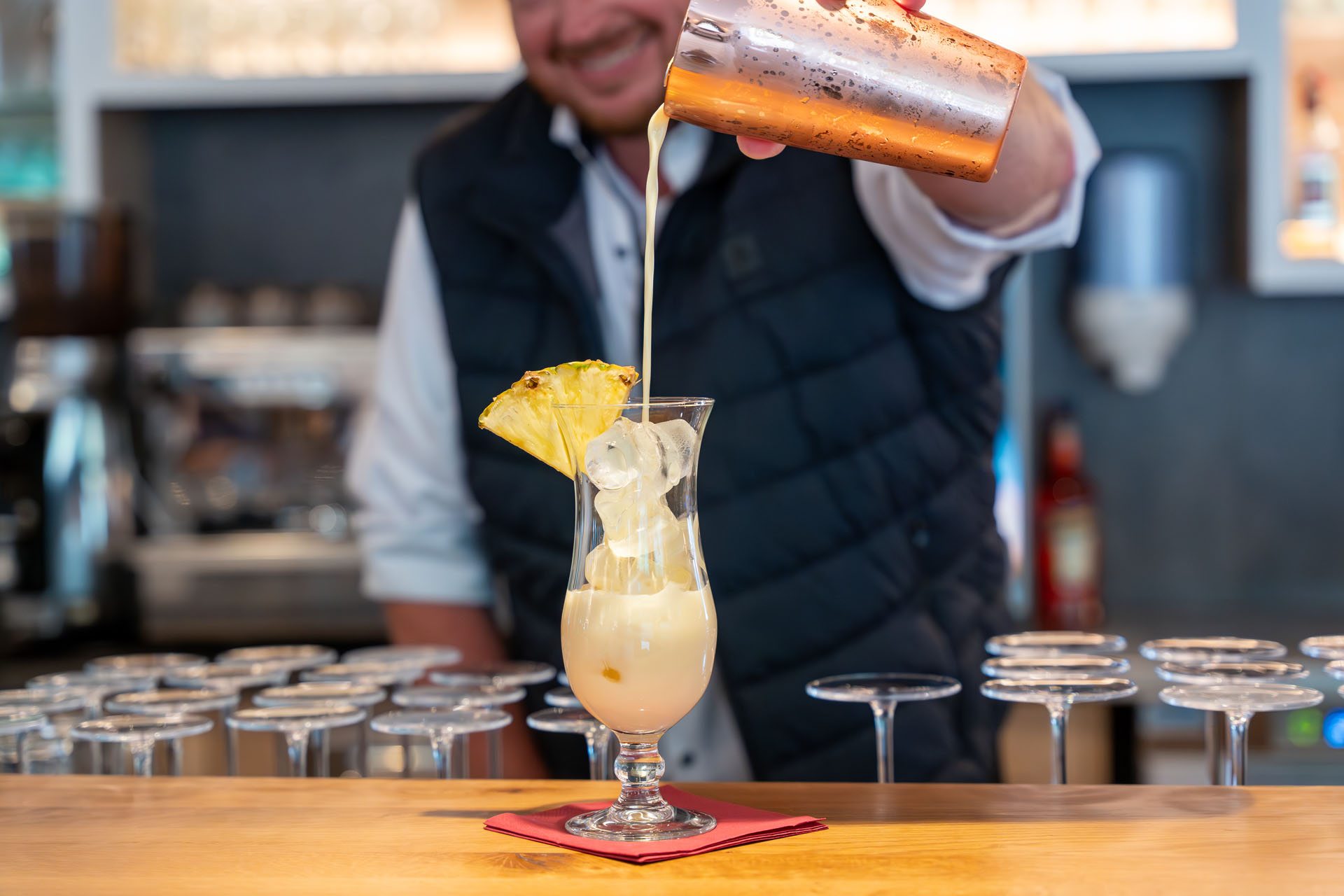 Skihotel: Getränk an der Bar - COOEE alpin Hotel Bad Kleinkirchheim