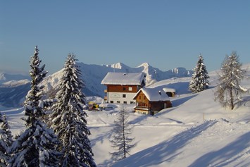 Skihotel: Ostansicht des Fichtenheims - Almhotel Fichtenheim