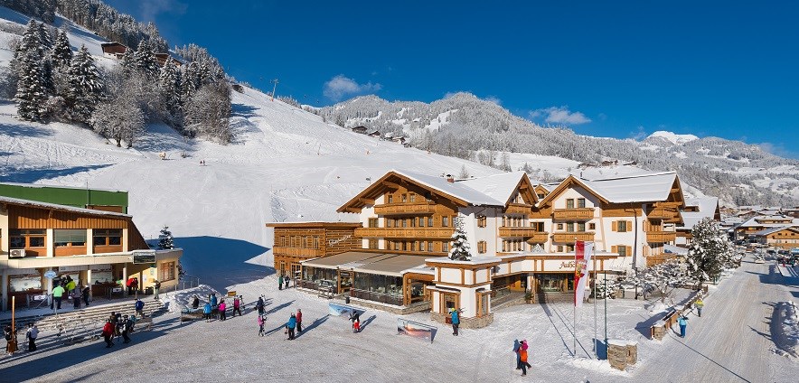 Skihotel: Direkt neben der Panoramabahn Talstation! - Hotel Auhof