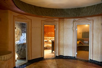 Skihotel: Saunawelt mit Sanarium, Finnischer Sauna, Dampfbad und Eisgrotte - Hotel Auhof
