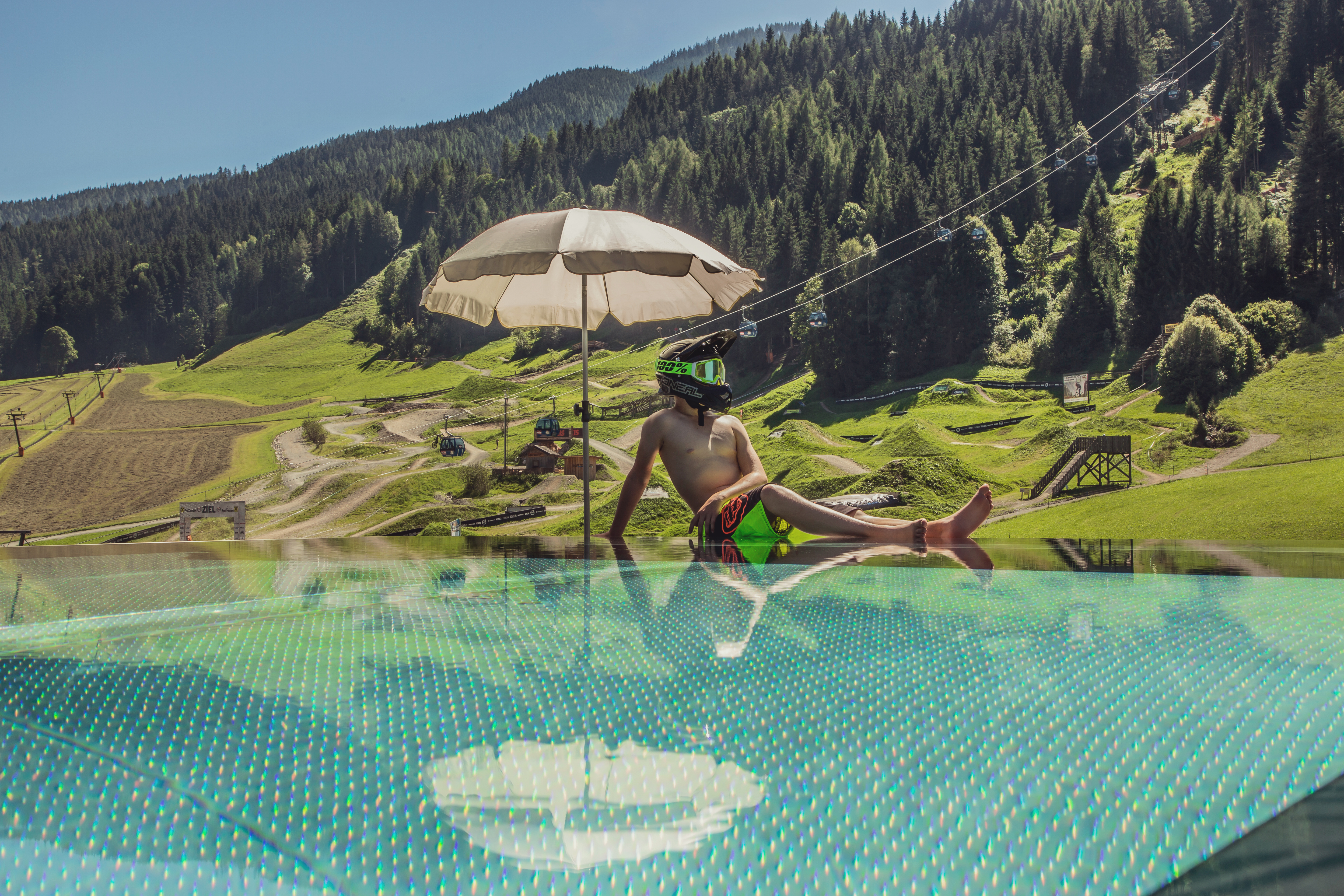 Skihotel: Beheizter Infinity Panoramapool  - Hotel Bacher Asitzstubn