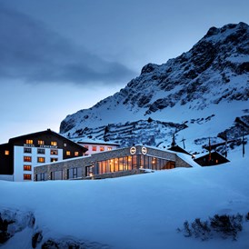 Skihotel: ©Marcel A. Mayer / Hotel Zürserhof
 - Hotel Zürserhof