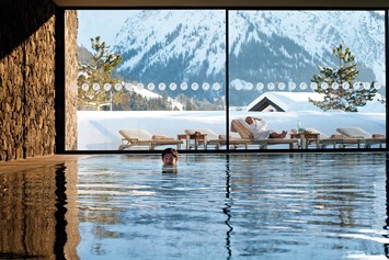 Skihotel: Innenpool - Travel Charme Ifen Hotel