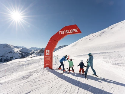 Hotels an der Piste - PLZ 6373 (Österreich) - © saalbach.com, Lukas Pilz - 4****S Hotel Hasenauer