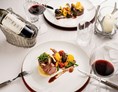 Skihotel: 6-Gang-Gourmet-Abendmenü aus der haubengekrönten Küche im Rahmen der Halbpension im Winter - Romantik Hotel Die Krone von Lech