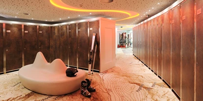 Hotels an der Piste - PLZ 6881 (Österreich) - Stylischer Skiraum in der Krone von Lech - Romantik Hotel Die Krone von Lech