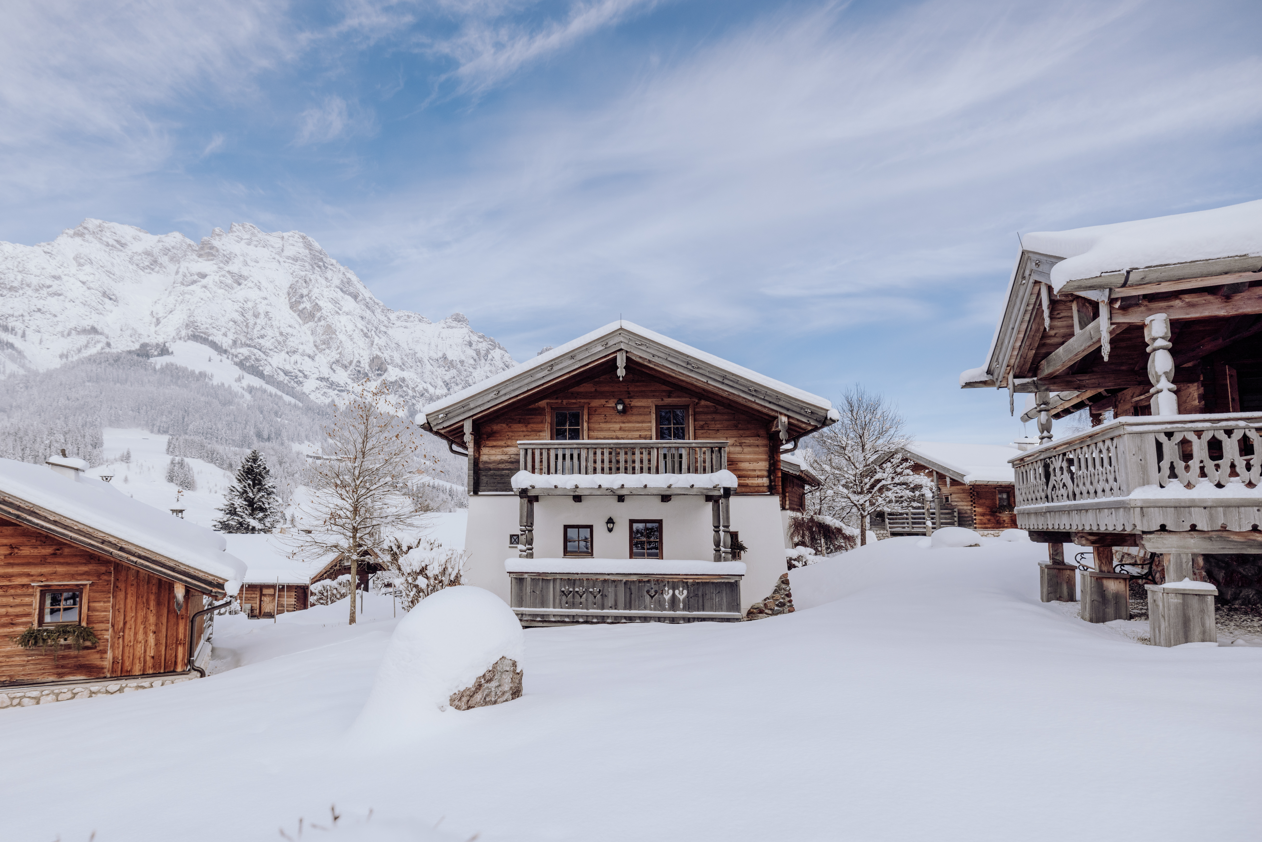 Skihotel: Chaletdorf im Winter - Naturresort PURADIES - Haus | Umgebung