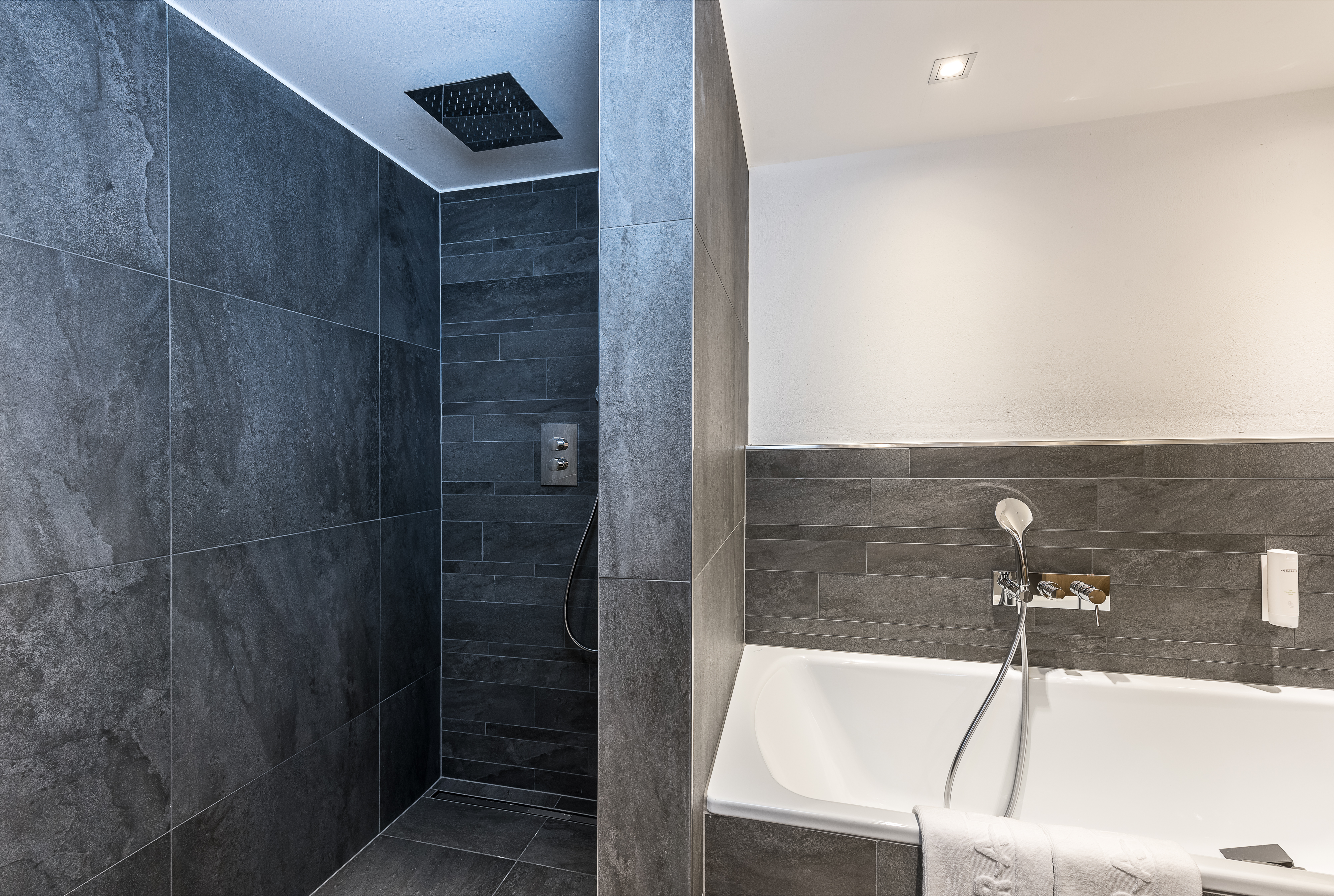 Skihotel: Badezimmer Hotel - Naturresort PURADIES - Wohnen | Schlafen