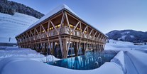 Hotels an der Piste - Skigebiet Balderschwang - Mountain Spring Spa im Winter - HUBERTUS MOUNTAIN REFUGIO ALLGÄU