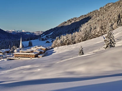 Hotels an der Piste - Mellau - Ausblick auf das Hotel im Balderschwanger Tal - HUBERTUS MOUNTAIN REFUGIO ALLGÄU