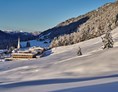 Skihotel: Ausblick auf das Hotel im Balderschwanger Tal - HUBERTUS MOUNTAIN REFUGIO ALLGÄU