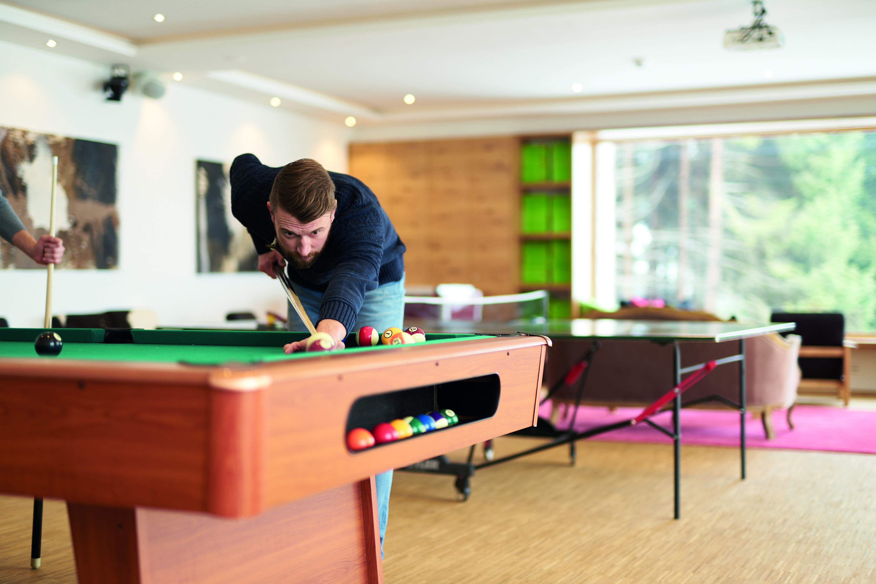Skihotel: Studio mit Tischtennis, Billard, Airhockey und Panoramafenster  - amiamo - Familotel Zell am See