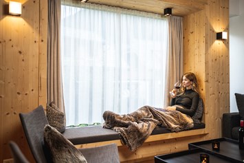 Skihotel: Gemütlichkeit im Chalet Deluxe mit Panoramafenster - Trattlers Hof-Chalets