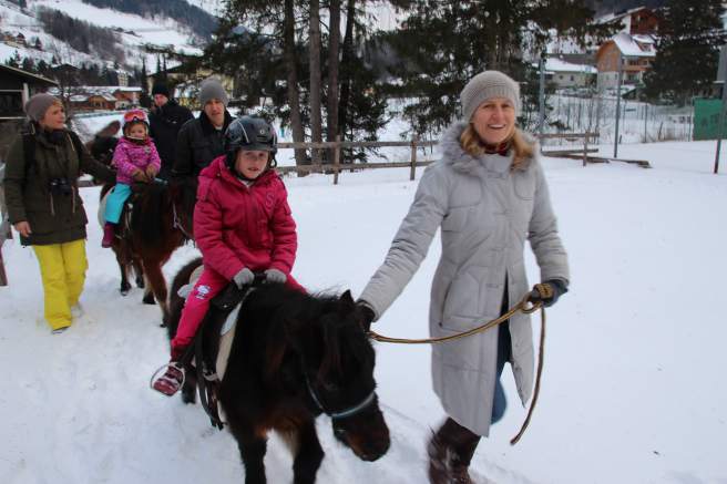 Skihotel: Trattles Winter-Ponyfarm - Hotel GUT Trattlerhof & Chalets****S