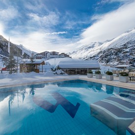 Skihotel: Outdoorpool - Alpen-Wellness Resort Hochfirst