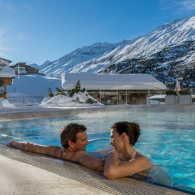 Skihotel: Outdoorpool Hochfirst - Alpen-Wellness Resort Hochfirst