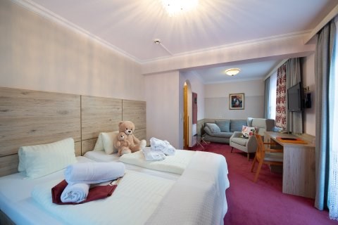 Skihotel: Komfort Zimmer mit gemütlicher
Sitzecke  - Hotel vitaler Landauerhof