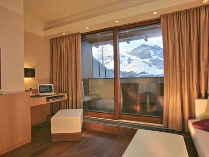 Hotels an der Piste - Skikurs direkt beim Hotel: für Kinder - Juniorsuite "Gamshag" 
Blick zum Zwölferkogel - Familien- & Gartenhotel Theresia****S