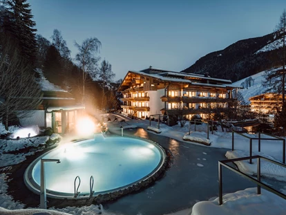 Hotels an der Piste - Skikurs direkt beim Hotel: für Kinder - Familien- & Gartenhotel Theresia****S