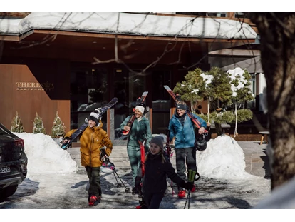 Hotels an der Piste - Skikurs direkt beim Hotel: für Kinder - Familien- & Gartenhotel Theresia****S