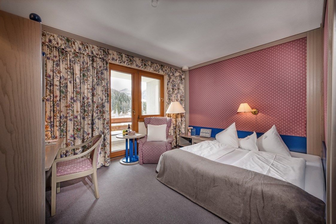 Skihotel: Zweites Schlafzimmer in der Familien-Luxussuite "Max & Moritz" - Hotel St. Oswald